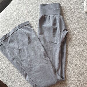 NVGTN iconic seamless flare